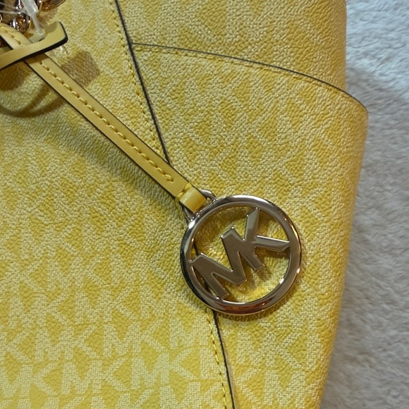 Michael Kors Jet Set Large Signature Logo Yellow Shoulder Tote Bag - Picture 4 of 11